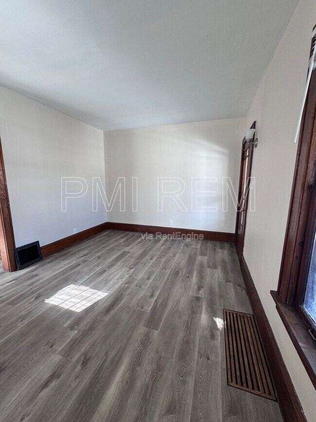 Foto del edificio - 1023 Harrison Ave SW