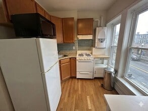 Building Photo - 1056 Cambridge St
