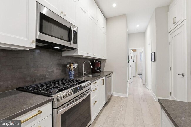 Foto del edificio - 2812 13th St NW