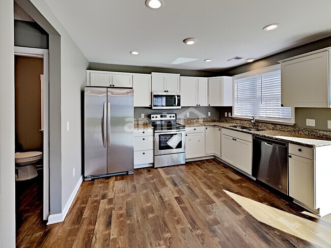 Foto del edificio - 2412 Newberry Ln