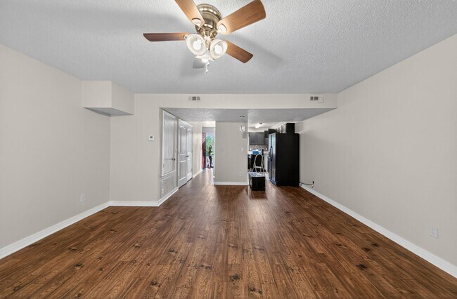 Foto del edificio - 2456 N Brophy Cir