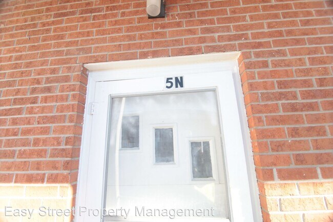 Building Photo - 2925 Dubuque St