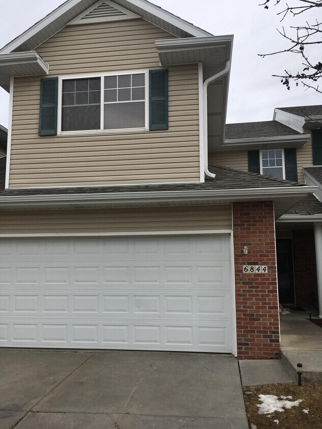 Foto principal - 6844 S 89th St