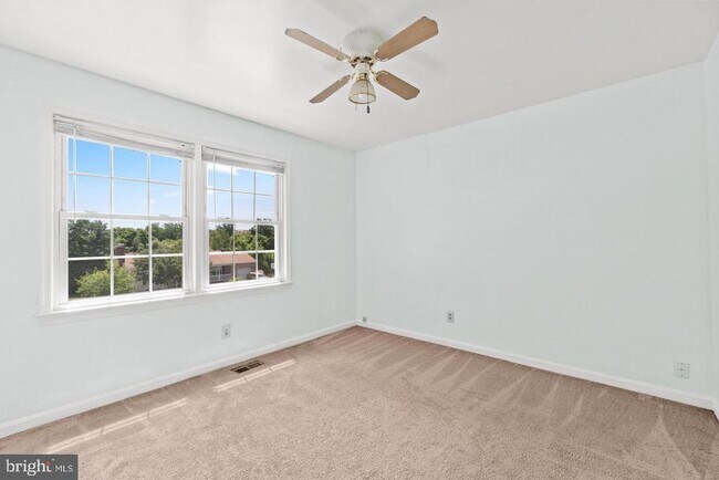 Building Photo - 1005 Dewberry Dr