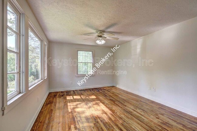 Foto del edificio - 4571 Shadow Lawn Dr