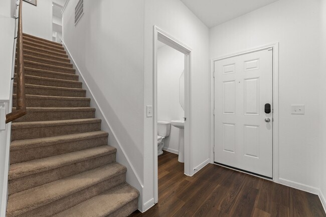 Building Photo - 16424 Big Hickory Dr