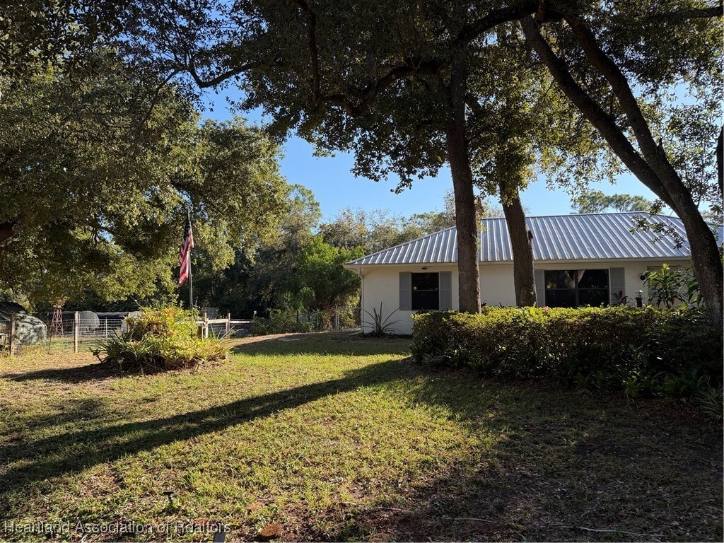 Primary Photo - 905 Larkspur St