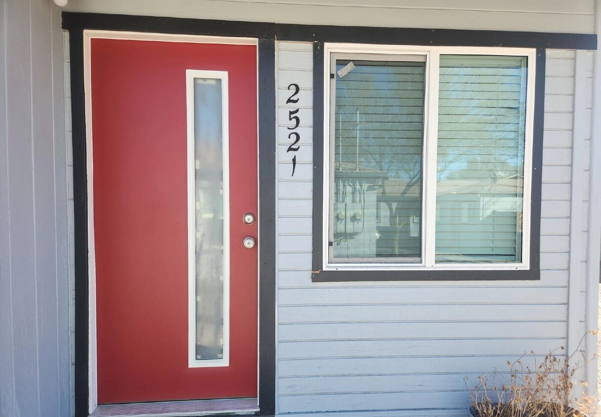 Primary Photo - CHARMING 2 BEDROOMS 1 BATHROOM FOR LEASE S...