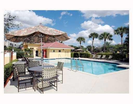Foto del edificio - 7620 Westwood Dr