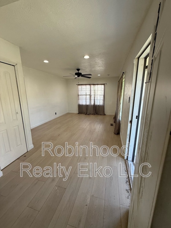 Foto del edificio - 222 W Cedar St