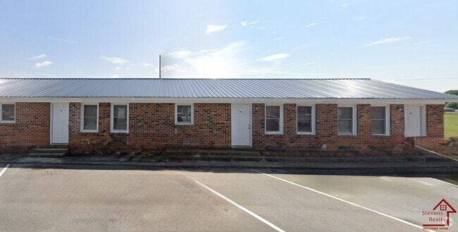 Building Photo - 500 Skyline Dr
