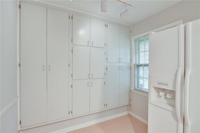 Foto del edificio - 1896 Winchester Trail