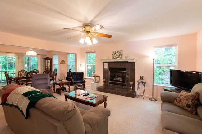 Foto del edificio - ***MONTREAT SCHOOL YEAR RENTAL***