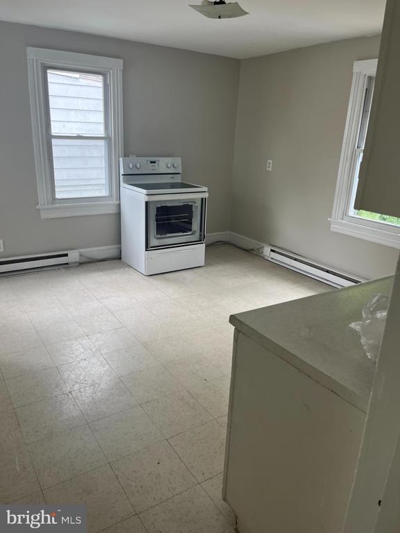 76 S Giles St, Bridgeton, NJ 08302 Room for Rent in Bridgeton, NJ