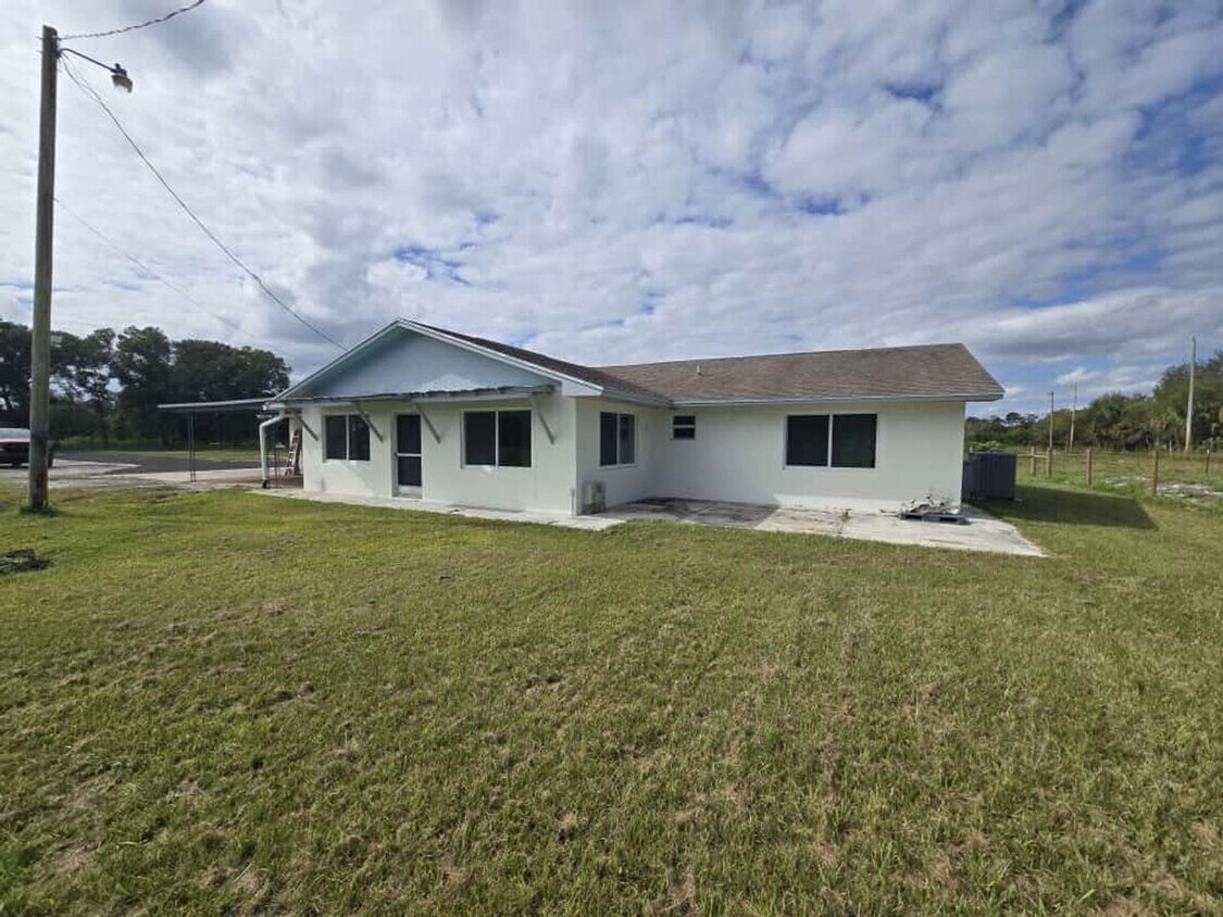 Foto principal - Beautiful Fort Pierce Home – Great Locatio...