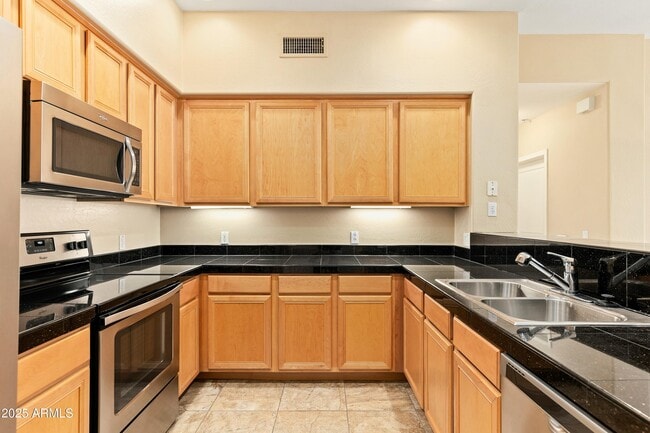Foto del edificio - 2989 N 44th St