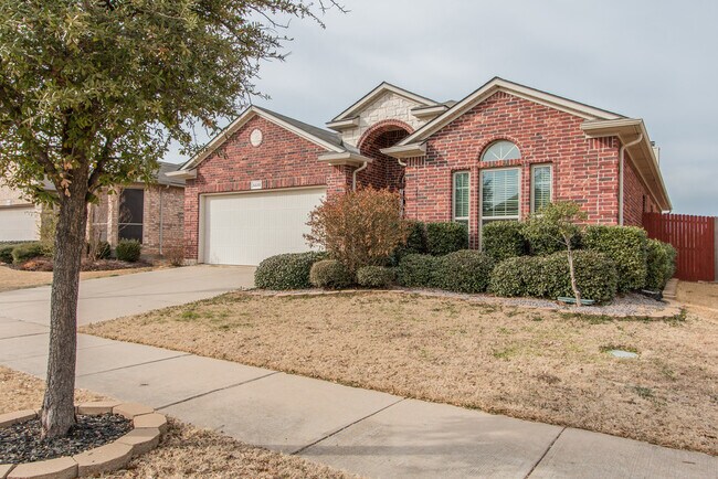 Photo - 3220 Hornbeam St House