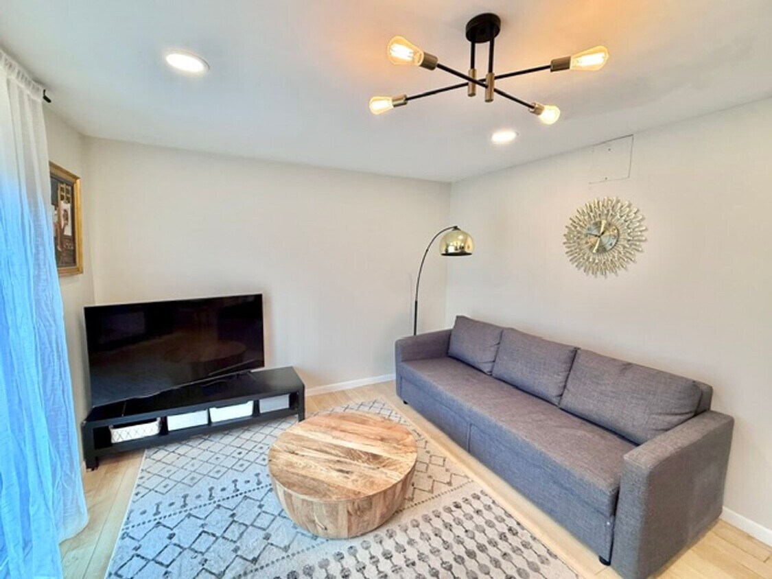 Primary Photo - Charming 3-Bedroom, 2-Bath Home for Rent -...