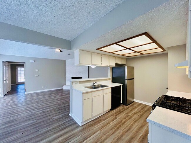 Foto del edificio - 9400 Kempler Dr