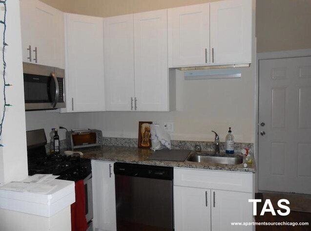 Foto del edificio - 2619 N Southport Ave