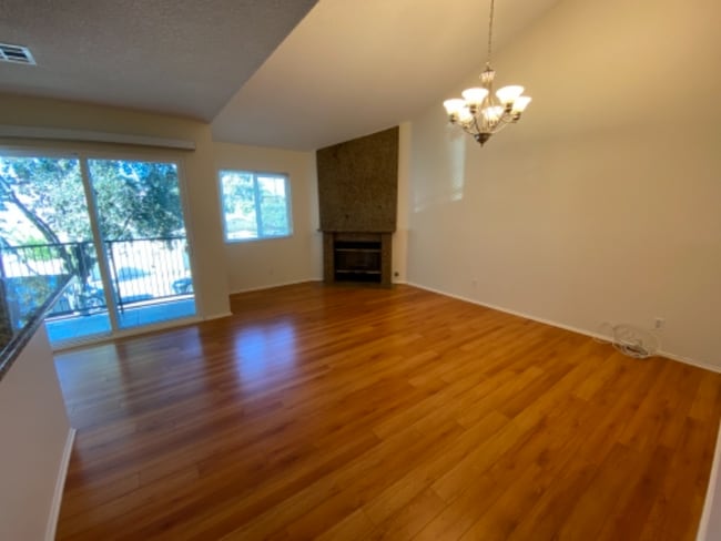 Building Photo - 606 S Everett St