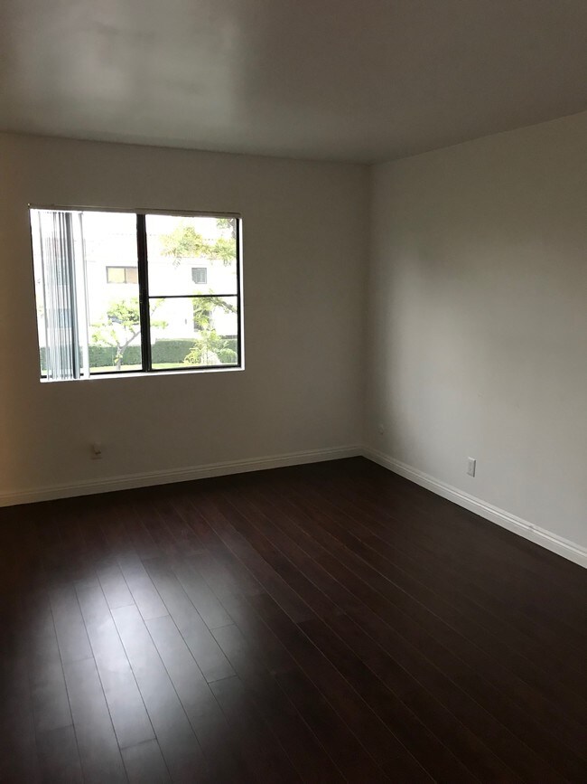 Tudor Garden Apartments Van Nuys, CA