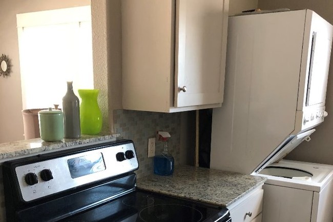 Building Photo - 2010 Live Oak Ave