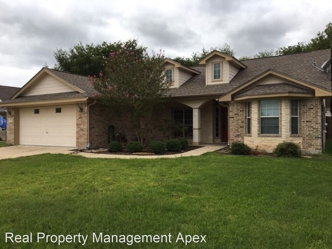 Primary Photo - 3 br, 2 bath House - 214 Sundance Dr