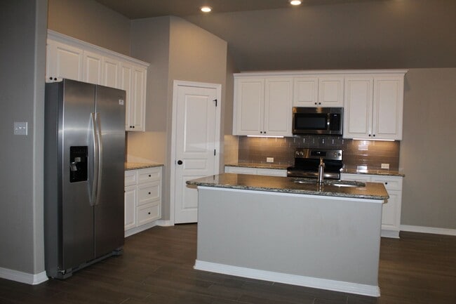 Building Photo - 4 BEDROOM IN BELTON ISD