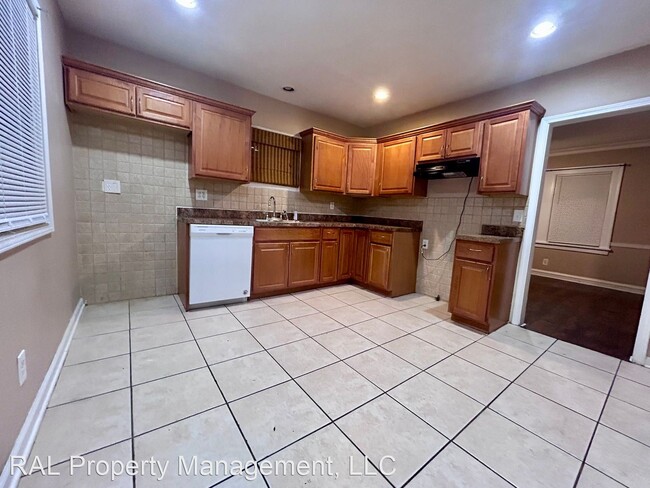 Building Photo - 3 br, 1 bath House - 13113 Cranwood Park Blvd