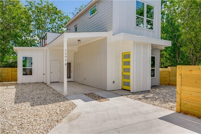 Building Photo - 1205 Vargas Rd