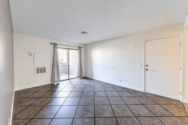 Building Photo - Desert Shores|Las Vegas 1 bedroom condo fo...