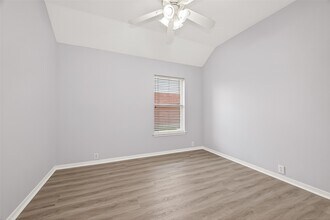 Building Photo - 3135 Silver Cedar Trail