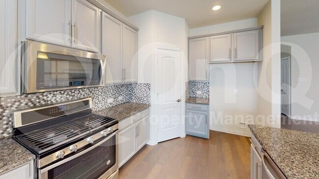 Foto del edificio - 1417 Westborough Dr