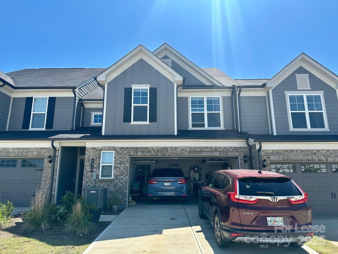 Foto principal - 9019 Odell Corners Blvd NW