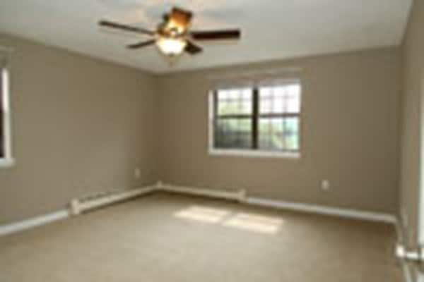 Building Photo - 16 Kenmar Dr