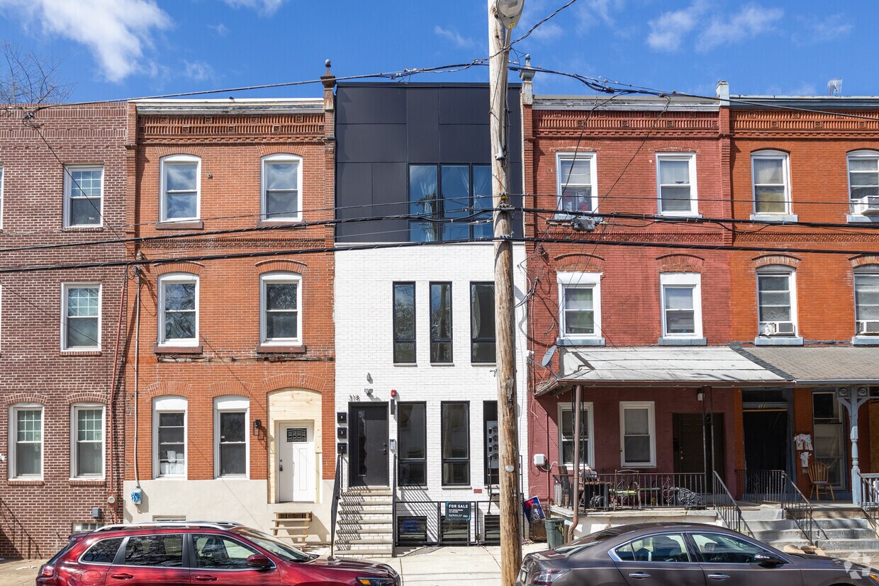 Primary Photo - 318 N Preston St