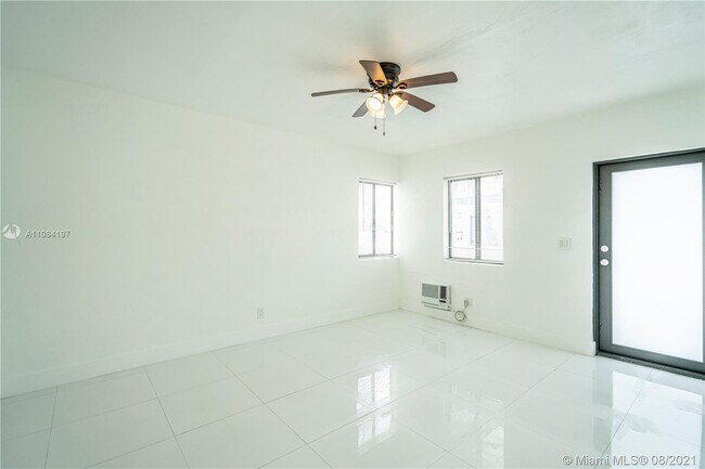 Building Photo - 7935 Crespi Blvd