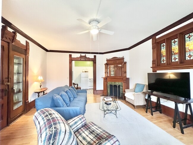 Building Photo - 420 N Jackson St