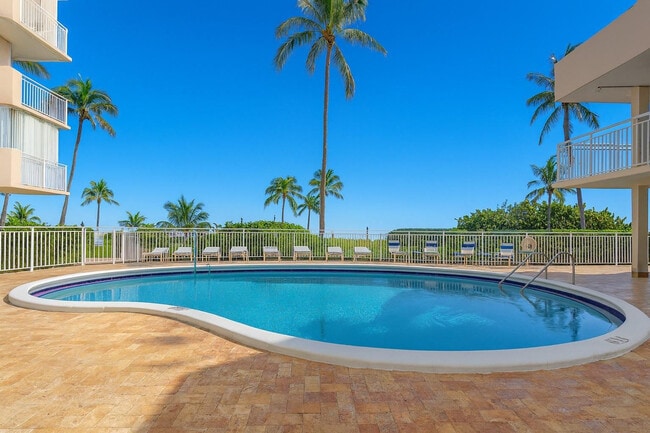 Foto del edificio - 5200 N Ocean Blvd