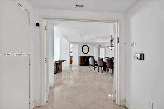 Foto del edificio - 19955 NE 38th Ct
