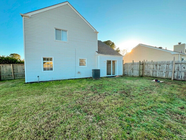 Building Photo - 3900 Topaz Ln