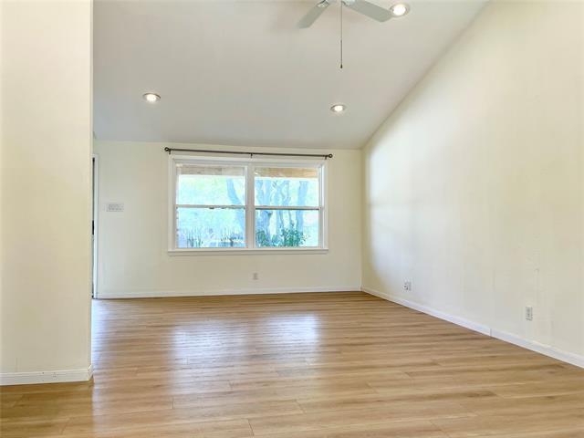 Foto del edificio - 802 Kingswood Ave