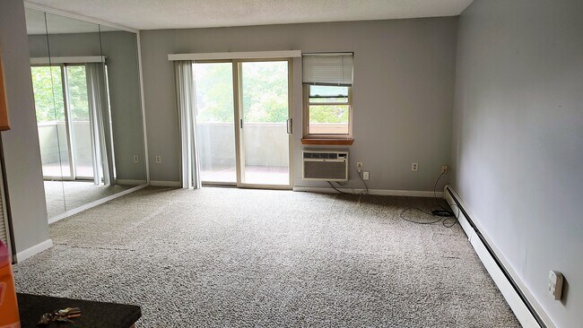 Foto del edificio - 3150 Iris Ave