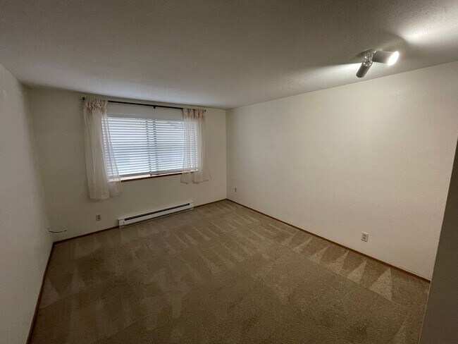 Foto del edificio - Pet Friendly Spacious 3 Bedroom Condo, Clo...