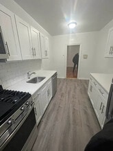 Building Photo - 500 W 235th St