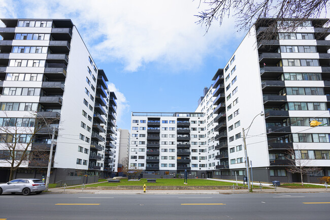 Building Photo - 100 Gloucester Street