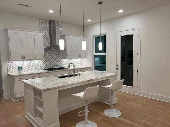 Foto del edificio - 1934 Harken Grv