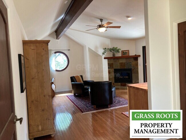 Foto del edificio - 22912 Montclaire Ct