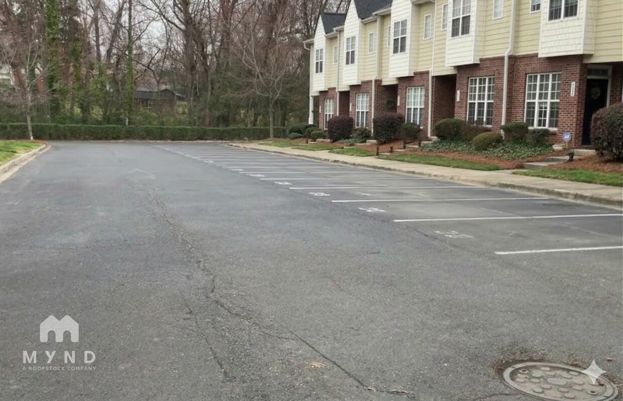 Foto del edificio - 4444 Yoruk Forest Ln